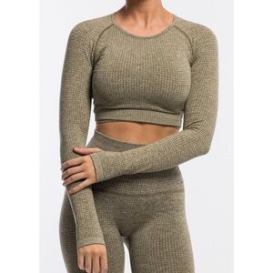 ECHT Long Sleeve Sensory Seamless Long Sleeve Top